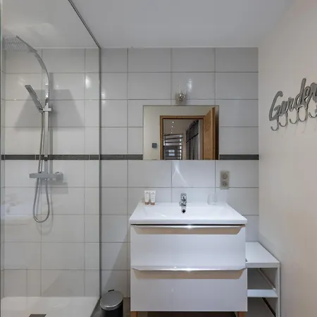Loft Spacieux Avec Spa, Piscine, Salle De Sport Et Parking - Fr-1-809-4 *